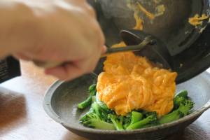 ブロッコリーの腐乳炒め07